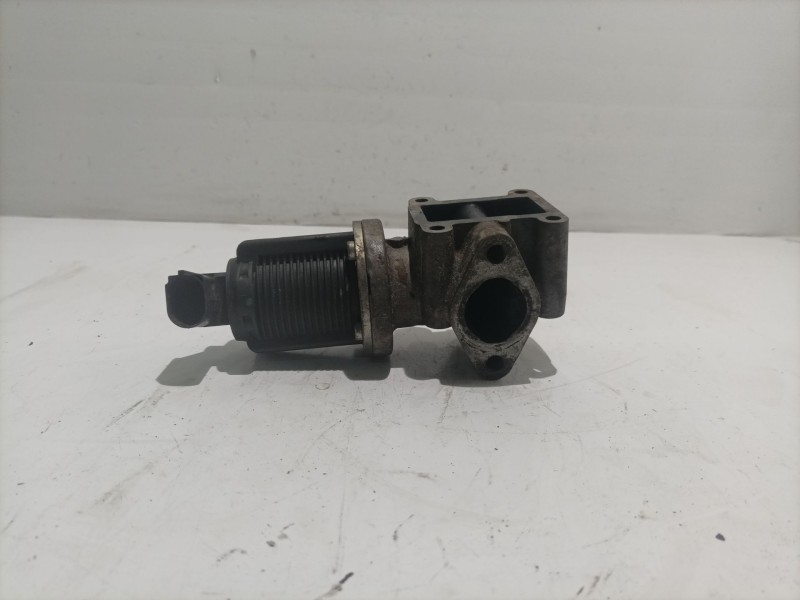 Recambio de valvula egr para opel zafira b 1.9 cdti referencia OEM IAM 55215031  50024005