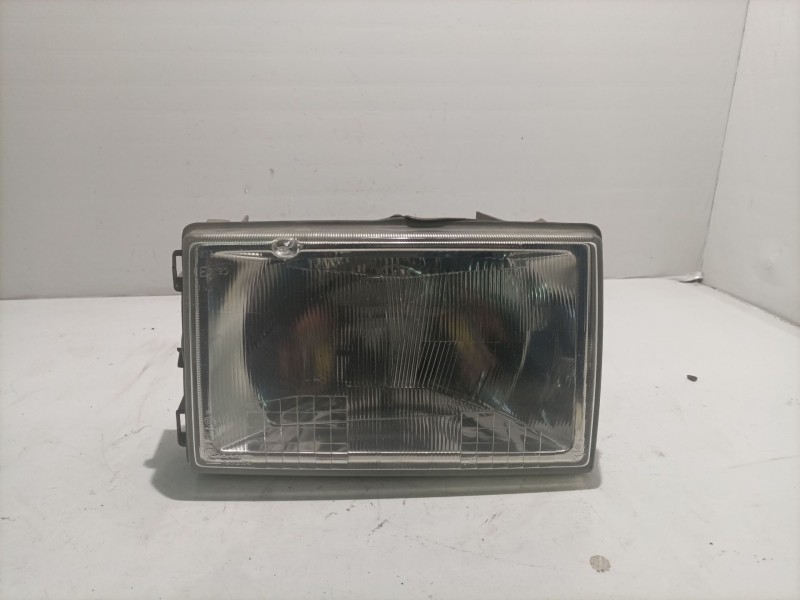Recambio de faro derecho para renault r9 referencia OEM IAM   