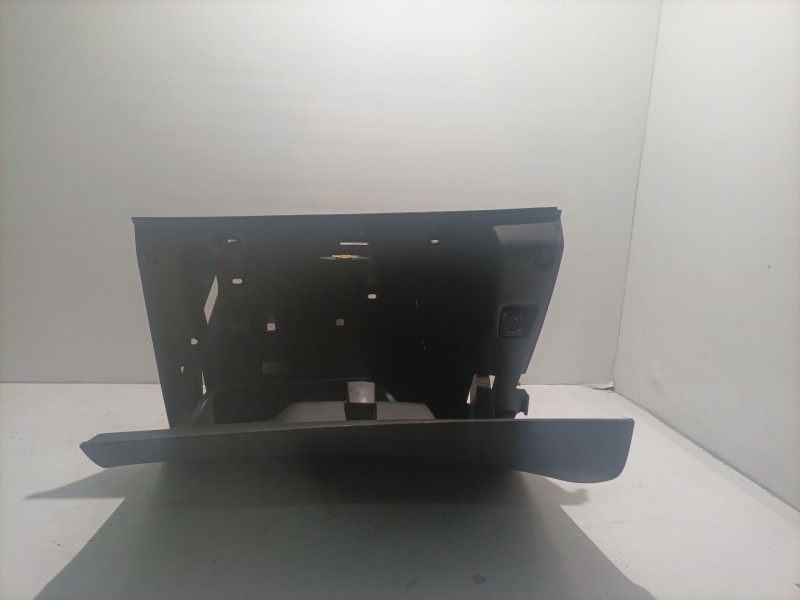 Recambio de guantera para peugeot 208 referencia OEM IAM 9673811277  