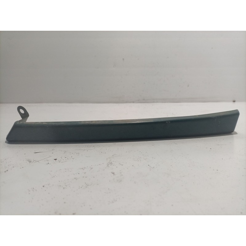 Recambio de moldura bajo faro izquierdo para mercedes sprinter 02.00  furg. distrib. carga referencia OEM IAM   