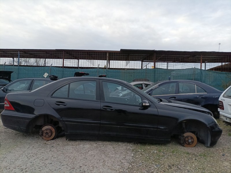 mercedes clase c (w203) berlina del año 2004