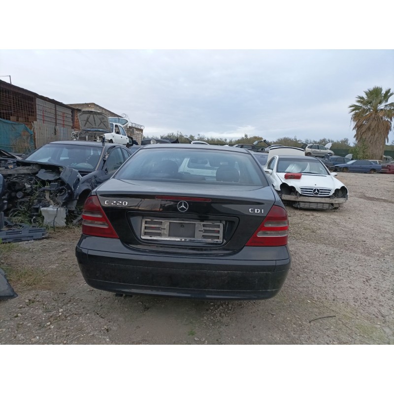 mercedes clase c (w203) berlina del año 2004