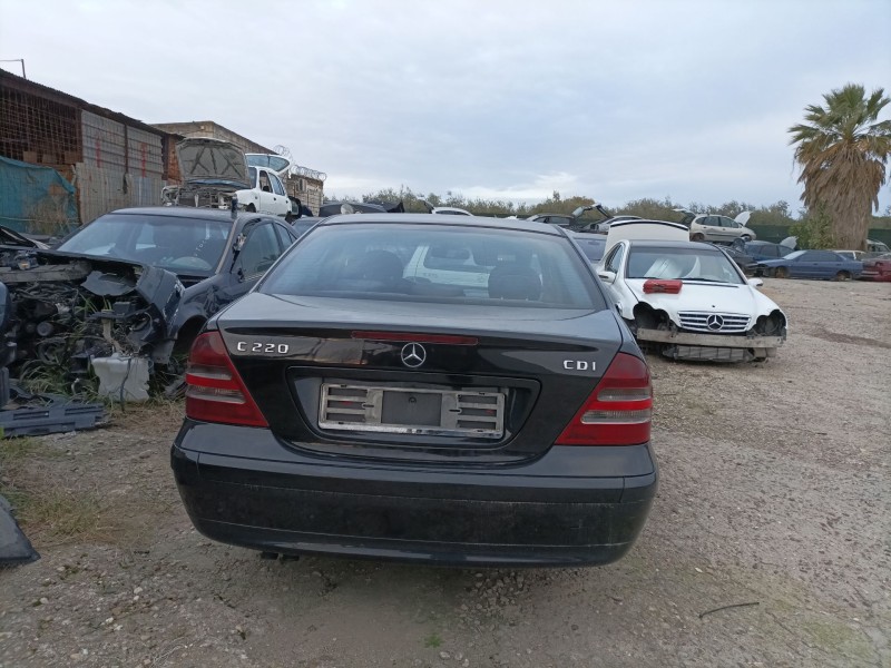 mercedes clase c (w203) berlina del año 2004