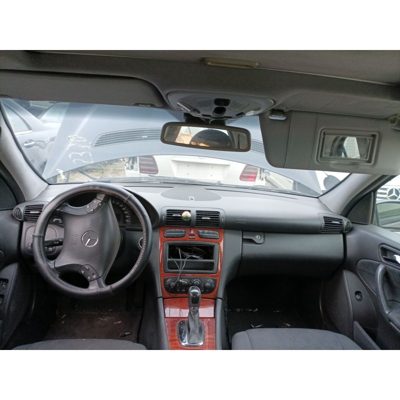 mercedes clase c (w203) berlina del año 2004