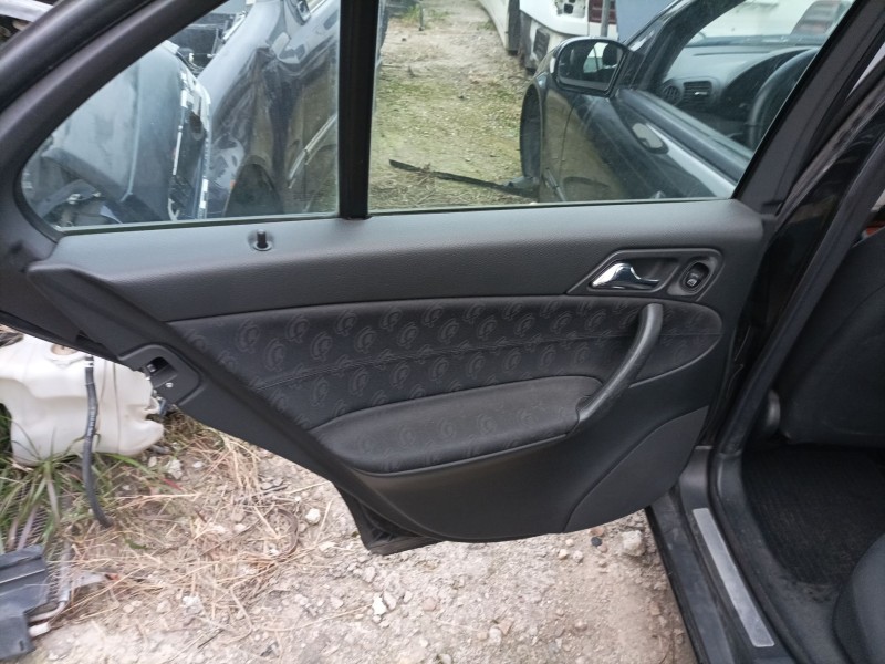 mercedes clase c (w203) berlina del año 2004