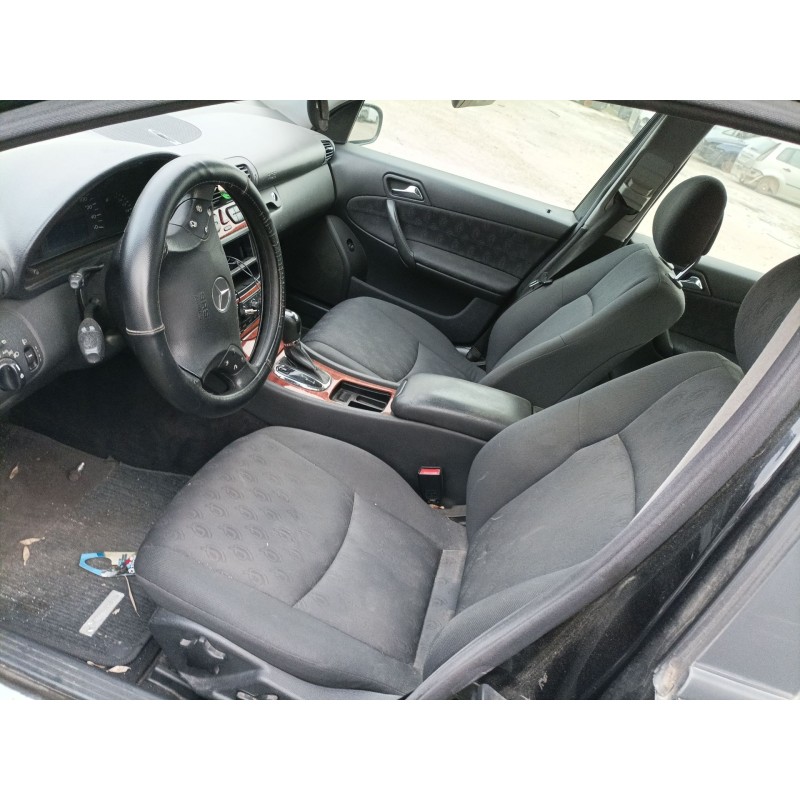 mercedes clase c (w203) berlina del año 2004