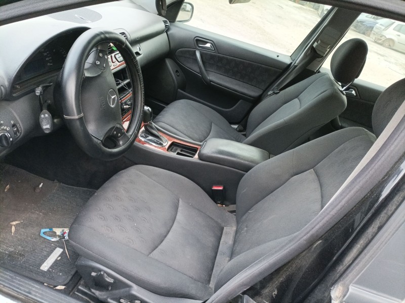 mercedes clase c (w203) berlina del año 2004