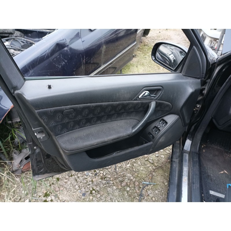 mercedes clase c (w203) berlina del año 2004