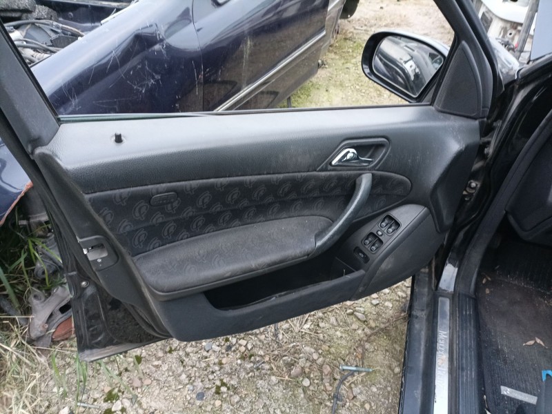 mercedes clase c (w203) berlina del año 2004