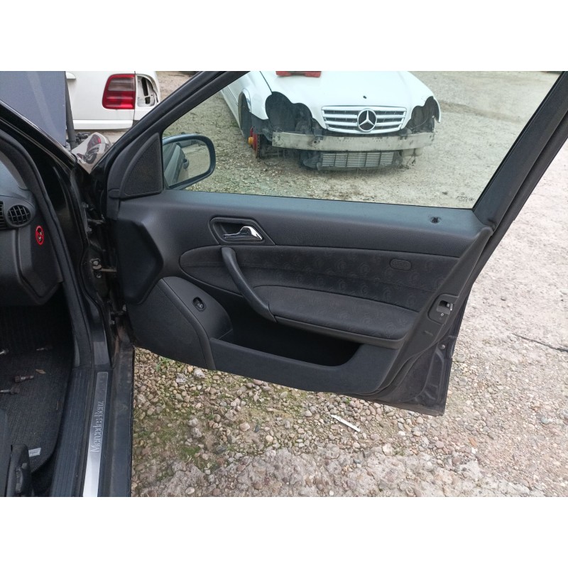 mercedes clase c (w203) berlina del año 2004