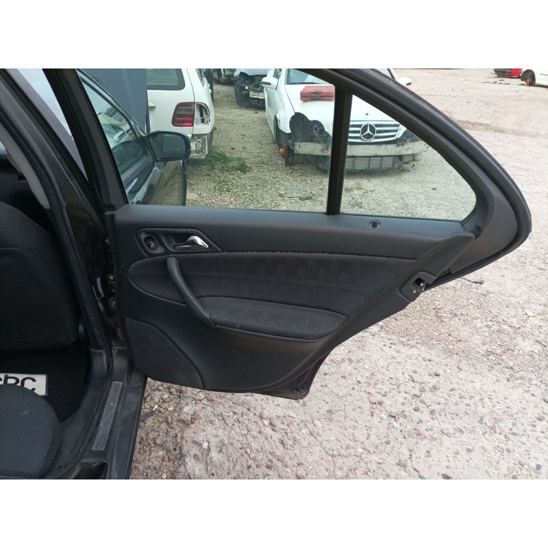 mercedes clase c (w203) berlina del año 2004