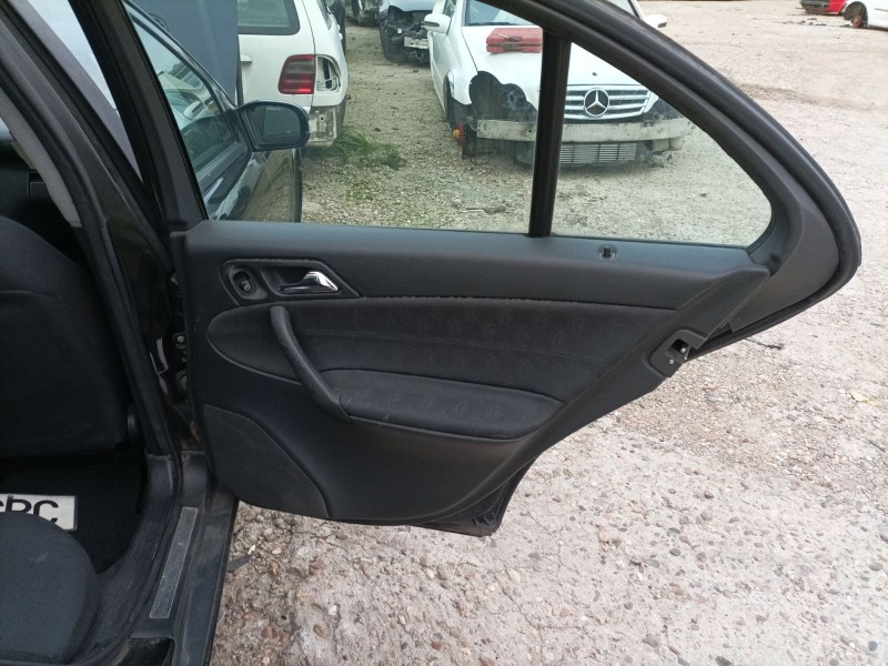 mercedes clase c (w203) berlina del año 2004