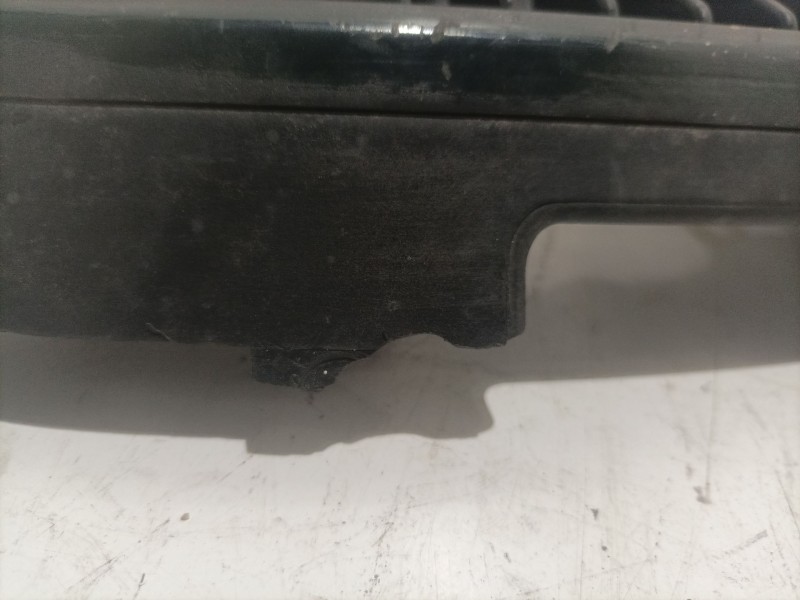 Recambio de rejilla delantera para seat ibiza (6l1) 1.4 16v referencia OEM IAM 6L0853654  