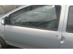 Recambio de puerta delantera izquierda para renault twingo (co6) 1.2 privilege (c068/6c/6d) referencia OEM IAM 7751472897  