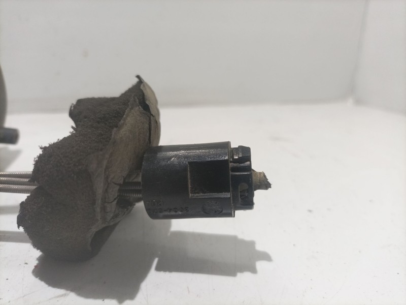 Recambio de retrovisor izquierdo para ford fiesta berlina ghia referencia OEM IAM 3004663  