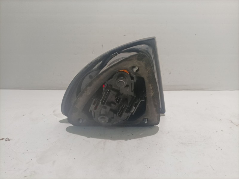 Recambio de piloto trasero derecho para seat leon (1m1) 1.6 16 v referencia OEM IAM 1M6945258  