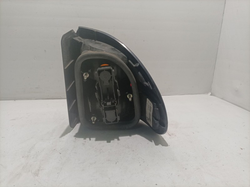Recambio de piloto trasero izquierdo para renault laguna (b56) referencia OEM IAM 743184  