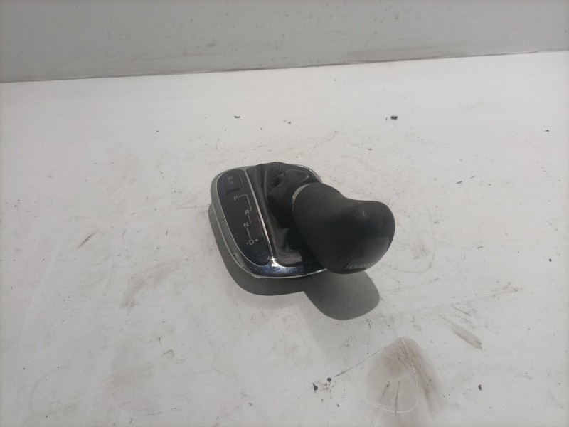 Recambio de guarnecidos palanca cambio para mercedes clase c (w203) berlina referencia OEM IAM A2032675110  