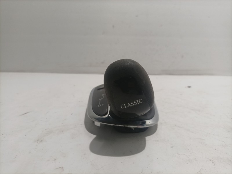 Recambio de guarnecidos palanca cambio para mercedes clase c (w203) berlina referencia OEM IAM A2032675110  