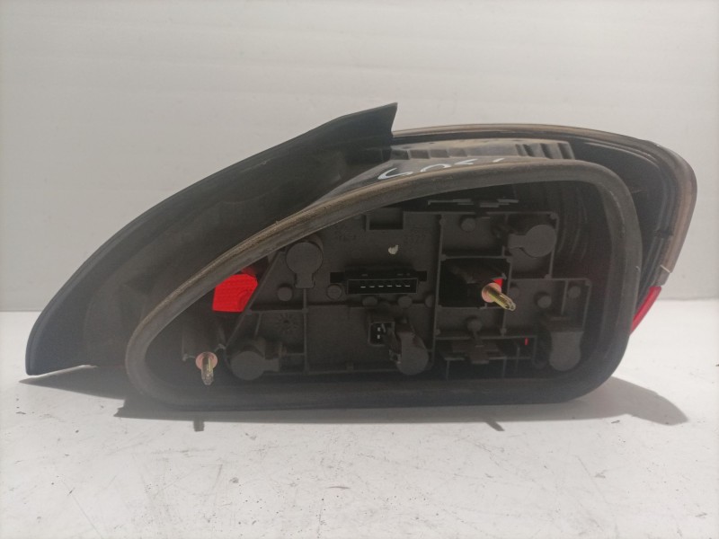 Recambio de piloto trasero izquierdo para peugeot 306 break referencia OEM IAM   