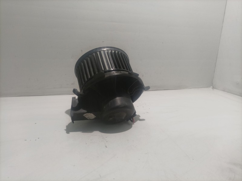 Recambio de ventilador calefaccion para peugeot 206 berlina xr referencia OEM IAM 5576701  