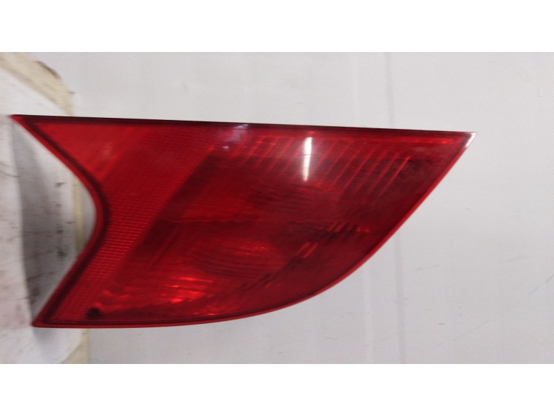 Recambio de piloto trasero izquierdo interior para  referencia OEM IAM 8E9945093  