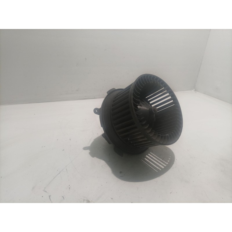 Recambio de ventilador calefaccion para peugeot 206 berlina 1.9 diesel referencia OEM IAM 5576701  