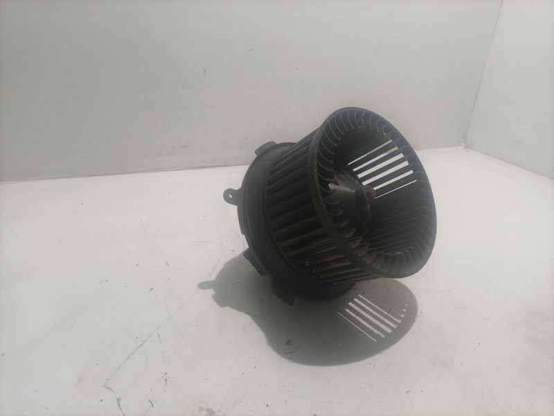 Recambio de ventilador calefaccion para peugeot 206 berlina 1.9 diesel referencia OEM IAM 5576701  
