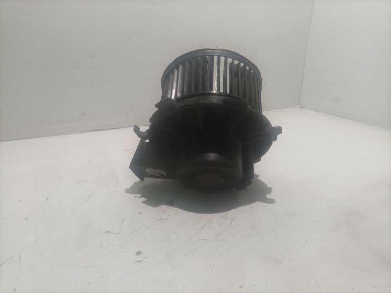 Recambio de ventilador calefaccion para peugeot 206 berlina 1.9 diesel referencia OEM IAM 5576701  