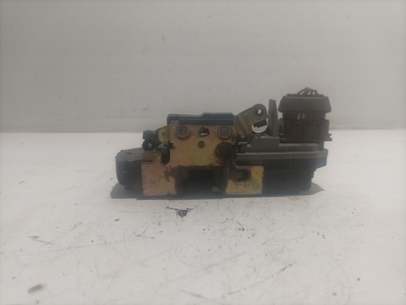 Recambio de cerradura puerta trasera derecha para peugeot 206 berlina xr referencia OEM IAM 633854  