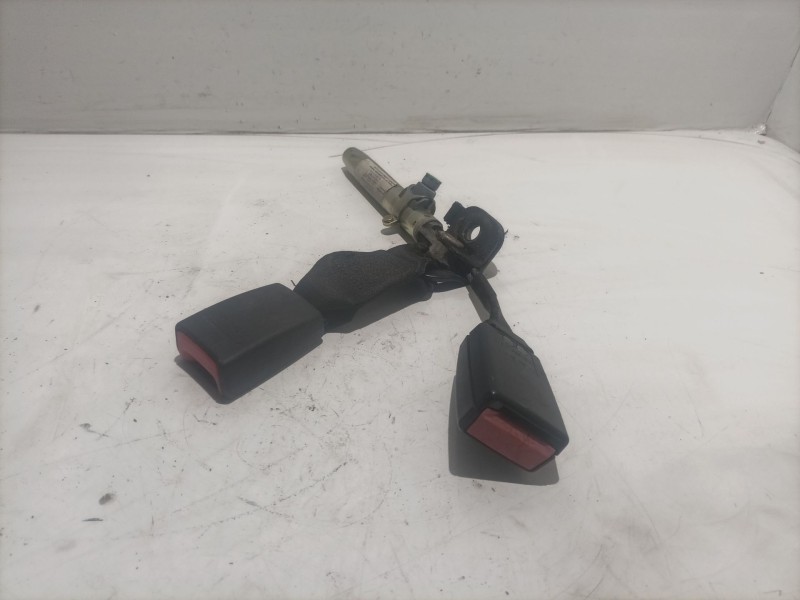 Recambio de anclaje cinturotrasero central para mercedes clase c (w203) berlina referencia OEM IAM   