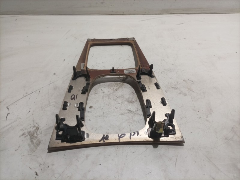 Recambio de consola central para mercedes clase c (w203) berlina referencia OEM IAM A2036802339 41050902 