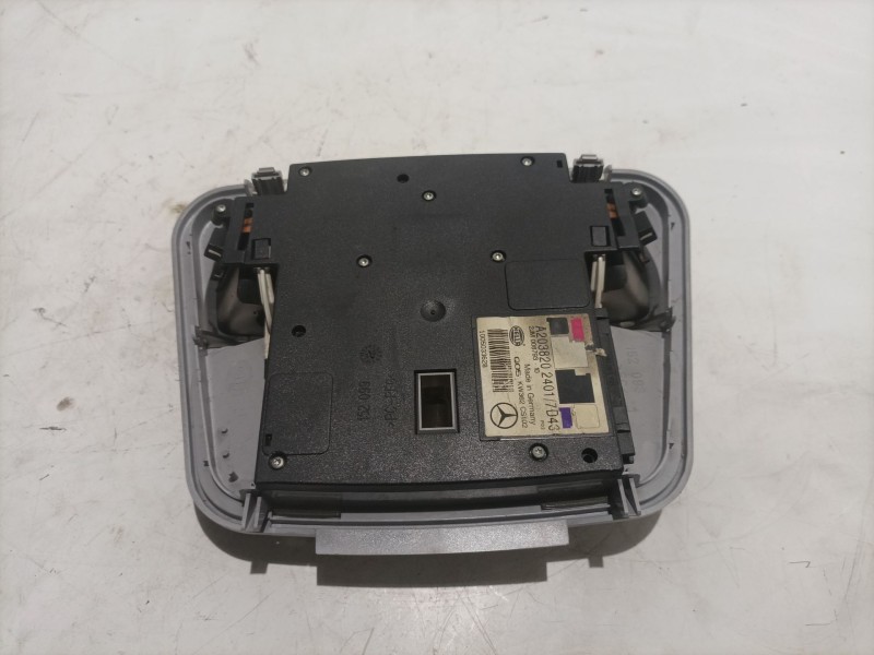 Recambio de luz interior para mercedes clase c (w203) berlina referencia OEM IAM A2038202401 HELLA 