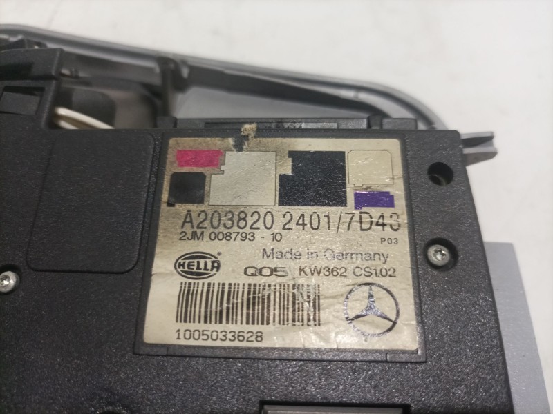 Recambio de luz interior para mercedes clase c (w203) berlina referencia OEM IAM A2038202401 HELLA 