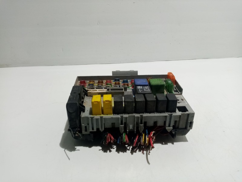 Recambio de caja reles / fusibles para opel zafira a club referencia OEM IAM 24412497  
