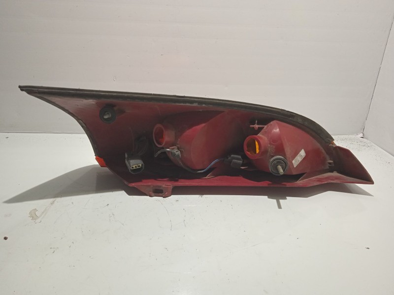 Recambio de piloto trasero derecho para ford focus turnier (cak) referencia OEM IAM 196983  