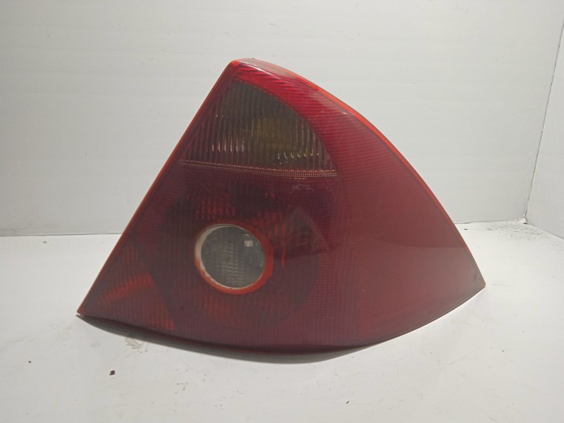 Recambio de piloto trasero derecho para ford mondeo berlina (ge) trend referencia OEM IAM 1371849  