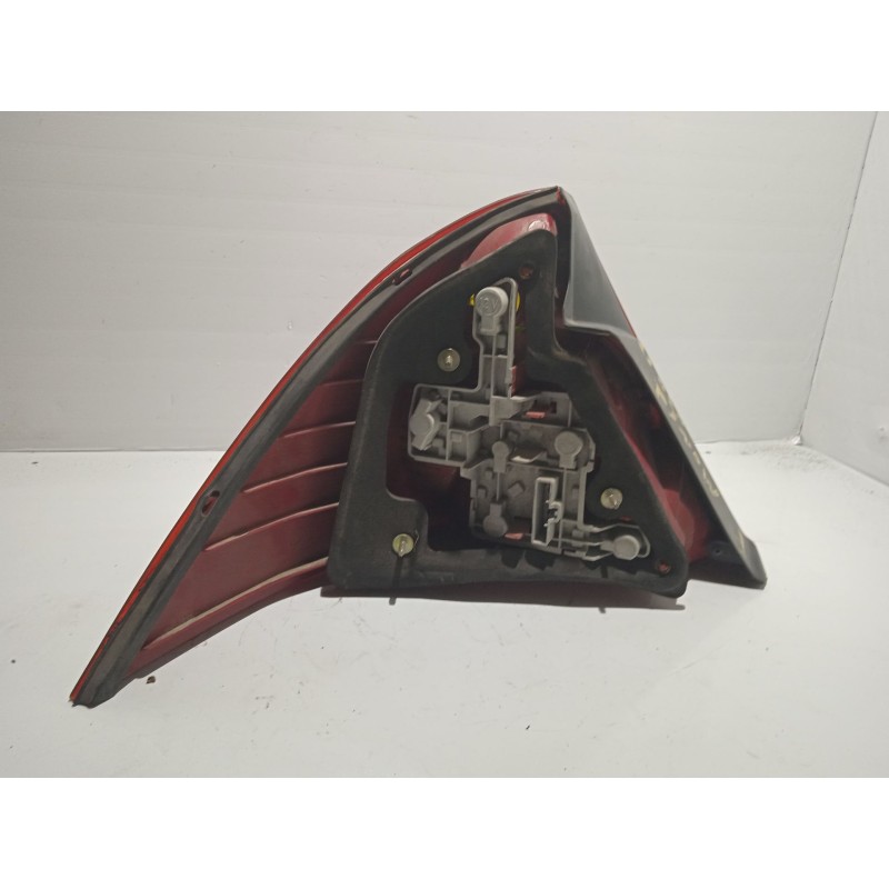 Recambio de piloto trasero derecho para ford mondeo berlina (ge) trend referencia OEM IAM 1371849  