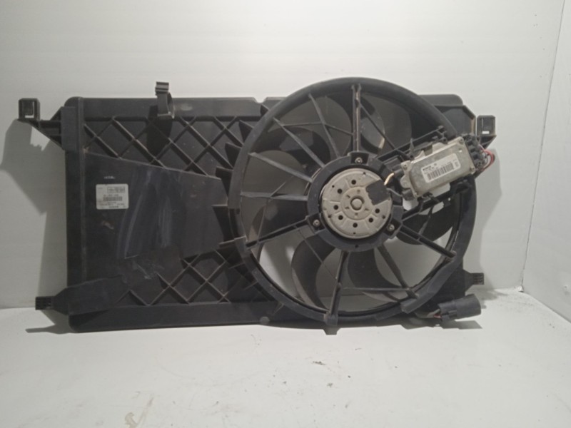 Recambio de electroventilador para ford focus berlina (cap) ghia referencia OEM IAM 3M5H8C607RH  