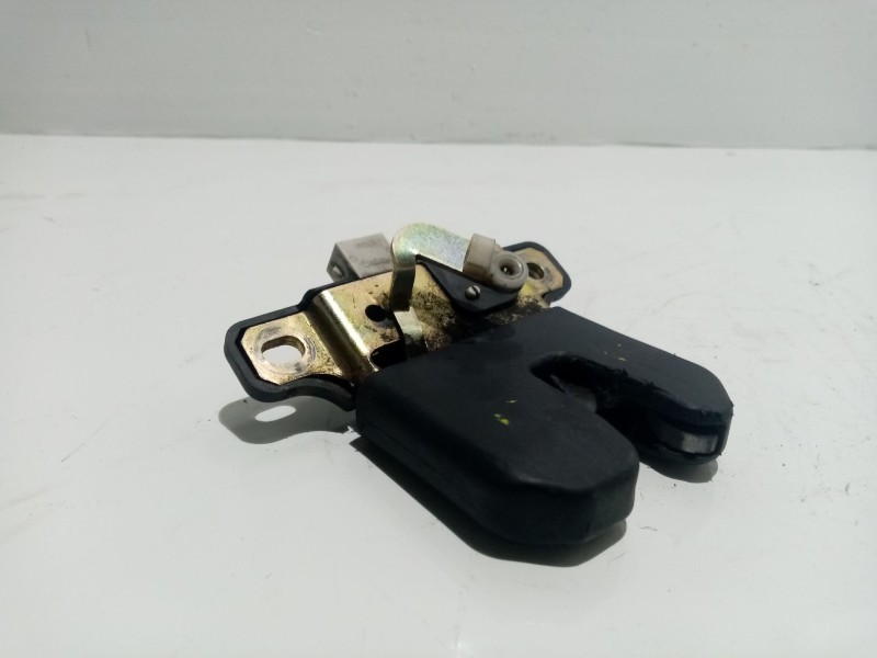 Recambio de cerradura maletero / porton para seat toledo (1m2) select referencia OEM IAM D5827505D  