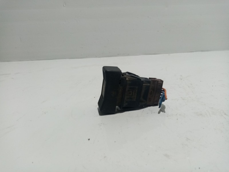 Recambio de pulsador antinieblas para renault 19 hatchback (b/c53) europa referencia OEM IAM M5107  