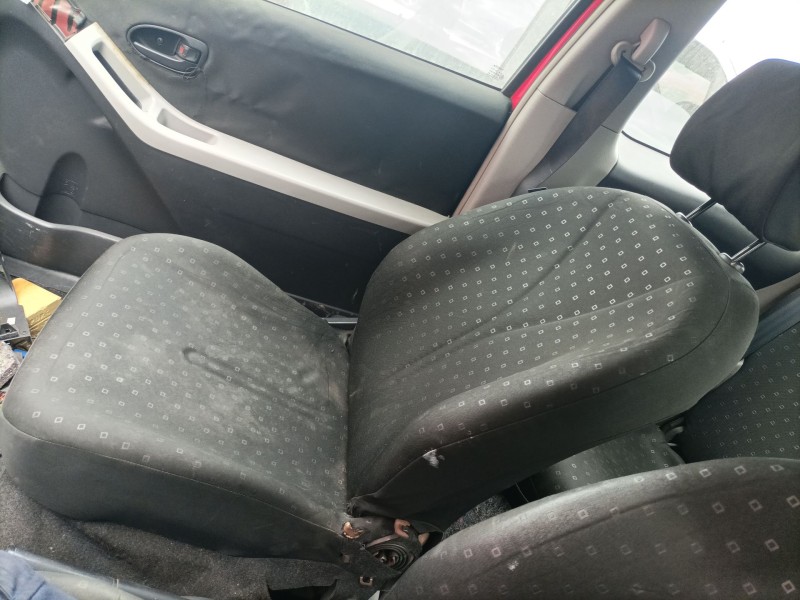 Recambio de asiento delantero derecho para toyota yaris (ksp9/scp9/nlp9) referencia OEM IAM   