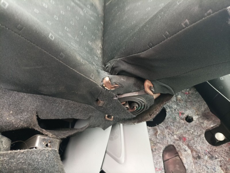 Recambio de asiento delantero derecho para toyota yaris (ksp9/scp9/nlp9) referencia OEM IAM   