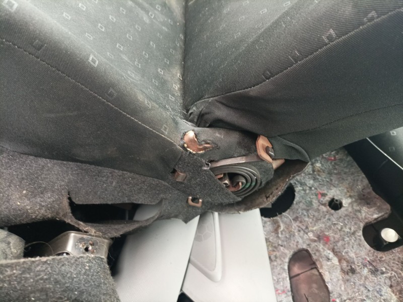 Recambio de asiento delantero derecho para toyota yaris (ksp9/scp9/nlp9) referencia OEM IAM   