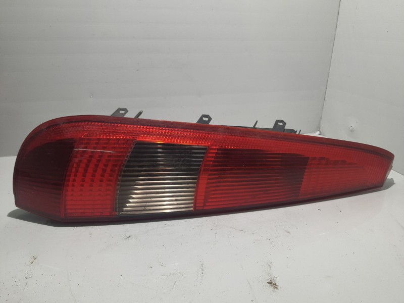 Recambio de piloto trasero izquierdo para ford fiesta (cbk) referencia OEM IAM   