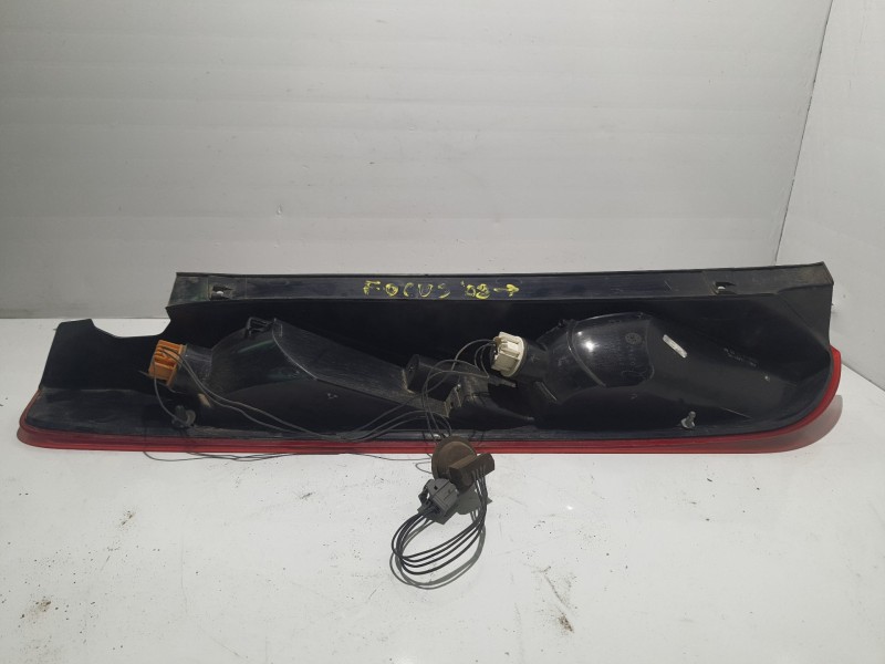 Recambio de piloto trasero derecho para ford focus turnier (cb4) referencia OEM IAM   