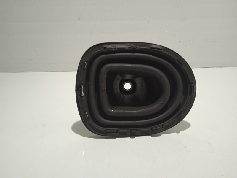 Recambio de guarnecidos palanca cambio para toyota yaris (ksp9/scp9/nlp9) referencia OEM IAM 588080D090B0  