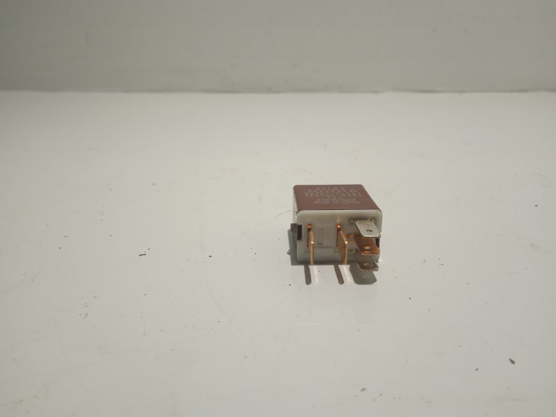 Recambio de rele para toyota yaris (ksp9/scp9/nlp9) referencia OEM IAM 9098704004 1567000860 DENSO