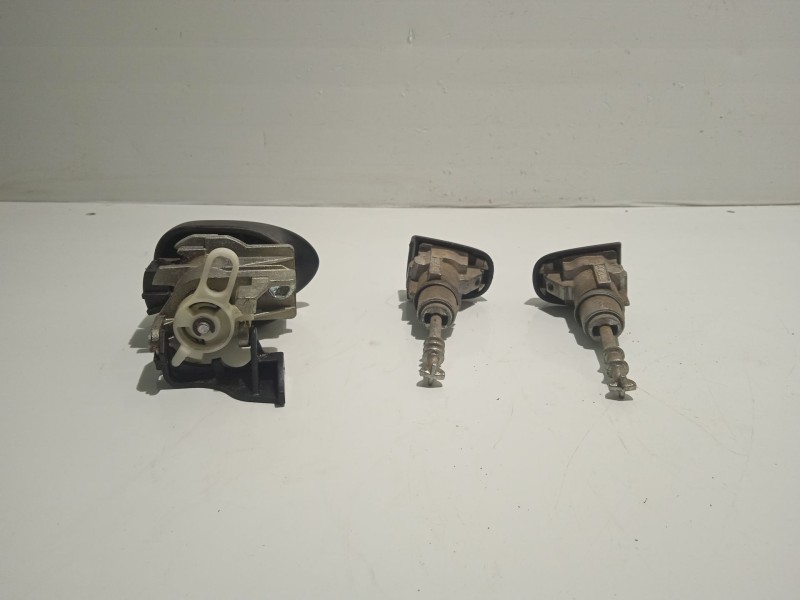 Recambio de juego bombines para toyota yaris (ksp9/scp9/nlp9) referencia OEM IAM 450200D03 890730D120 450200D030