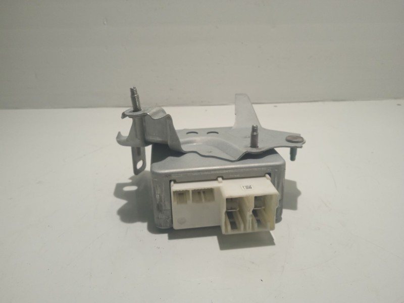 Recambio de centralita direccion para toyota yaris (ksp9/scp9/nlp9) referencia OEM IAM 6900001067 1129001331 2250000540